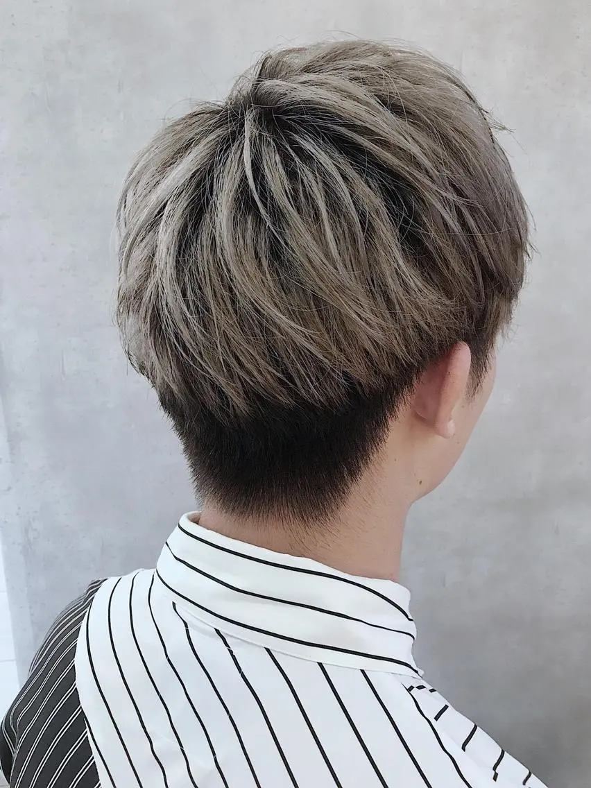 メンズ カラー ショート メンズブリーチ メンズハイライト メンズインナーカラー アディクシーカラー ブリーチ MOU namba ムウナンバのヘアスタイル
