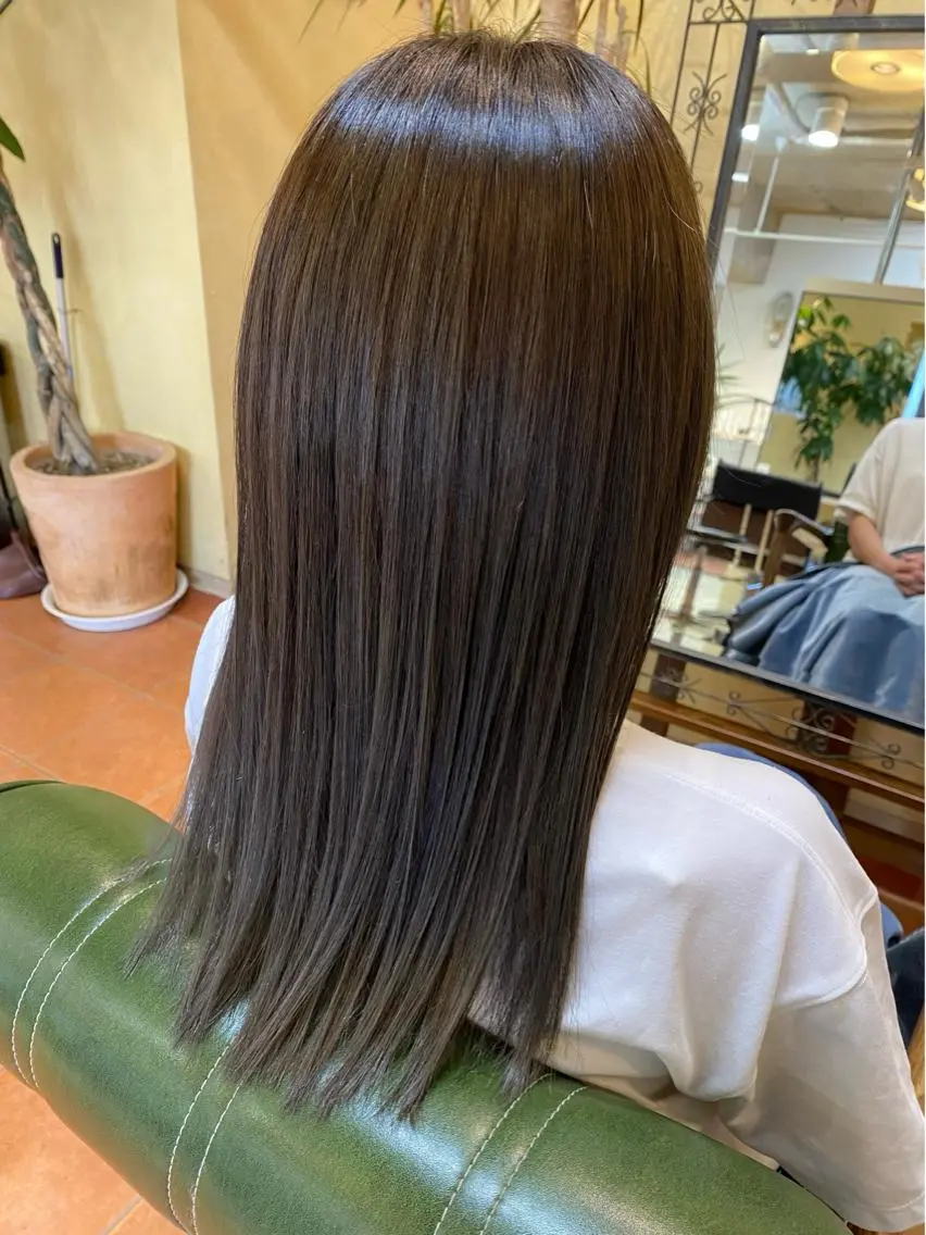 セミロング カラー カット ヘアカラー トリートメント 石井 佑樹のヘアスタイル