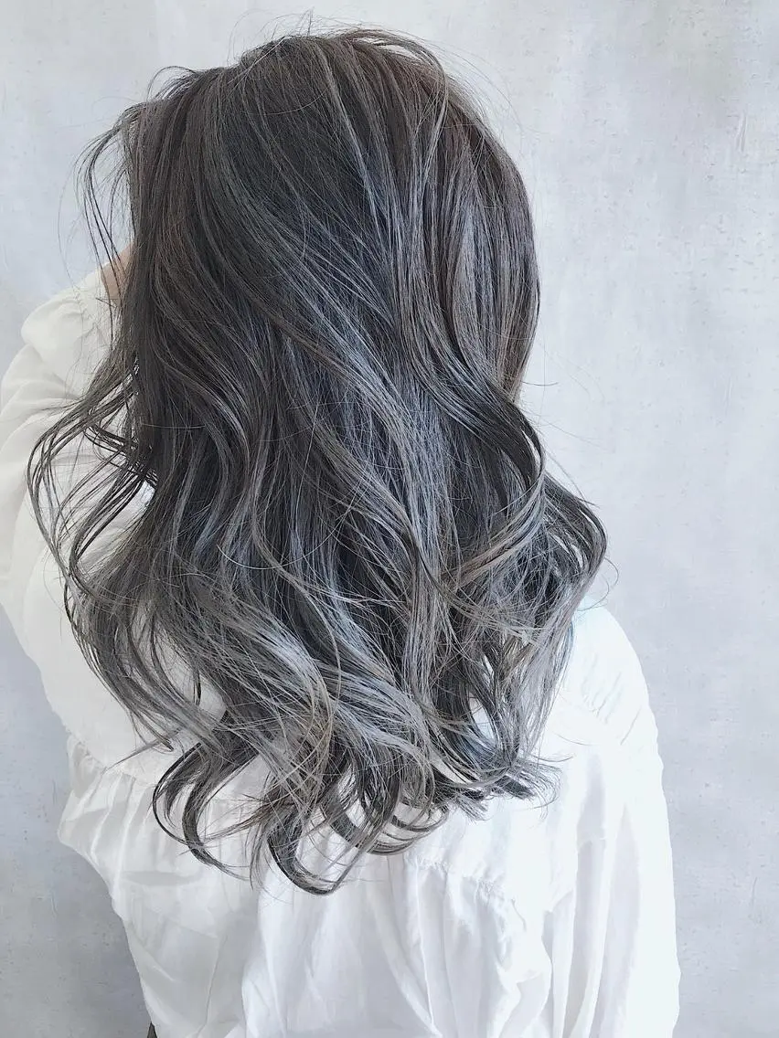 ミディアム カラー MOU namba ムウナンバのヘアスタイル