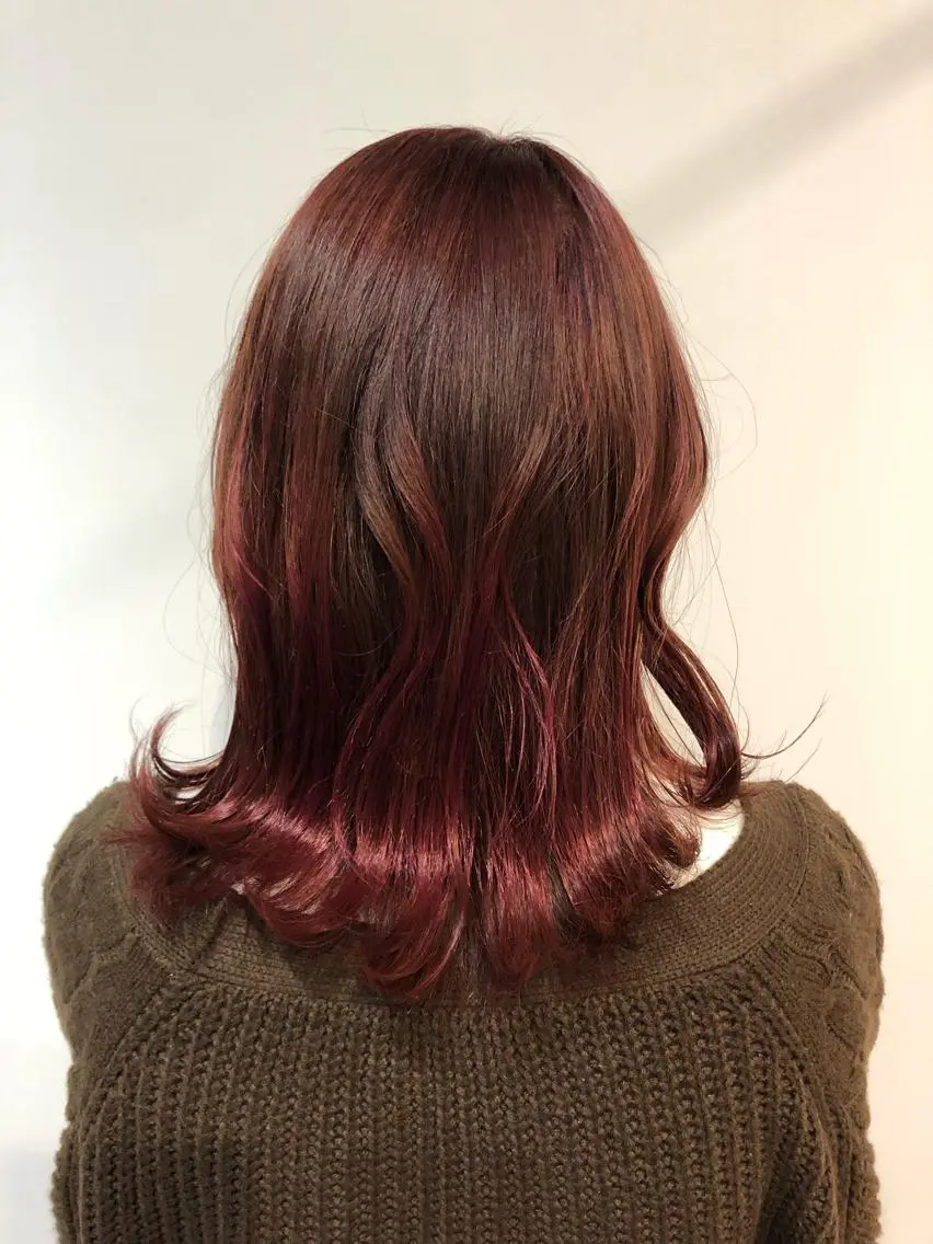 ミディアム カラー トップ スタイリストのヘアスタイル