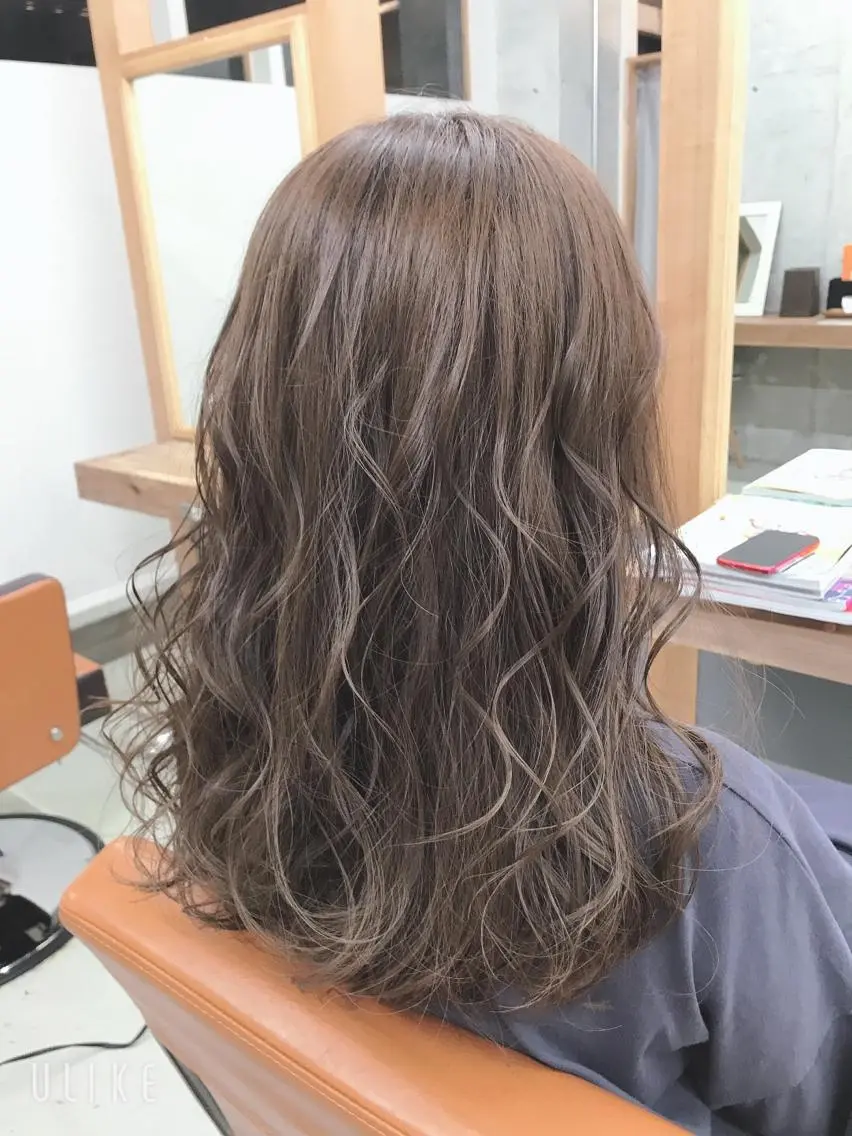 ミディアム 豊中駅3分eha レッスンモデルのヘアスタイル