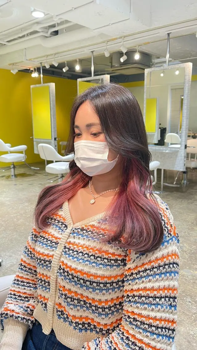 ロング カラー ダブルカラー インナーカラー ピンクカラー 鬼嶋 愛のヘアスタイル