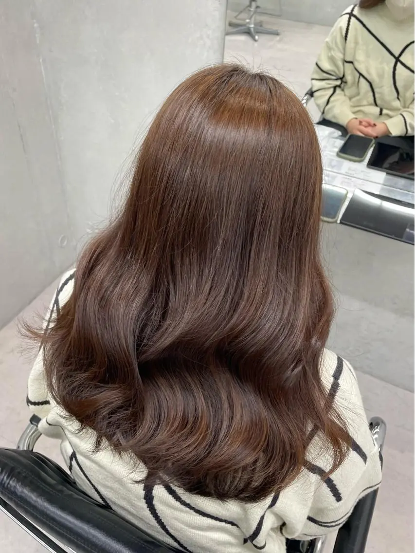 セミロング カラー IO イオリのヘアスタイル