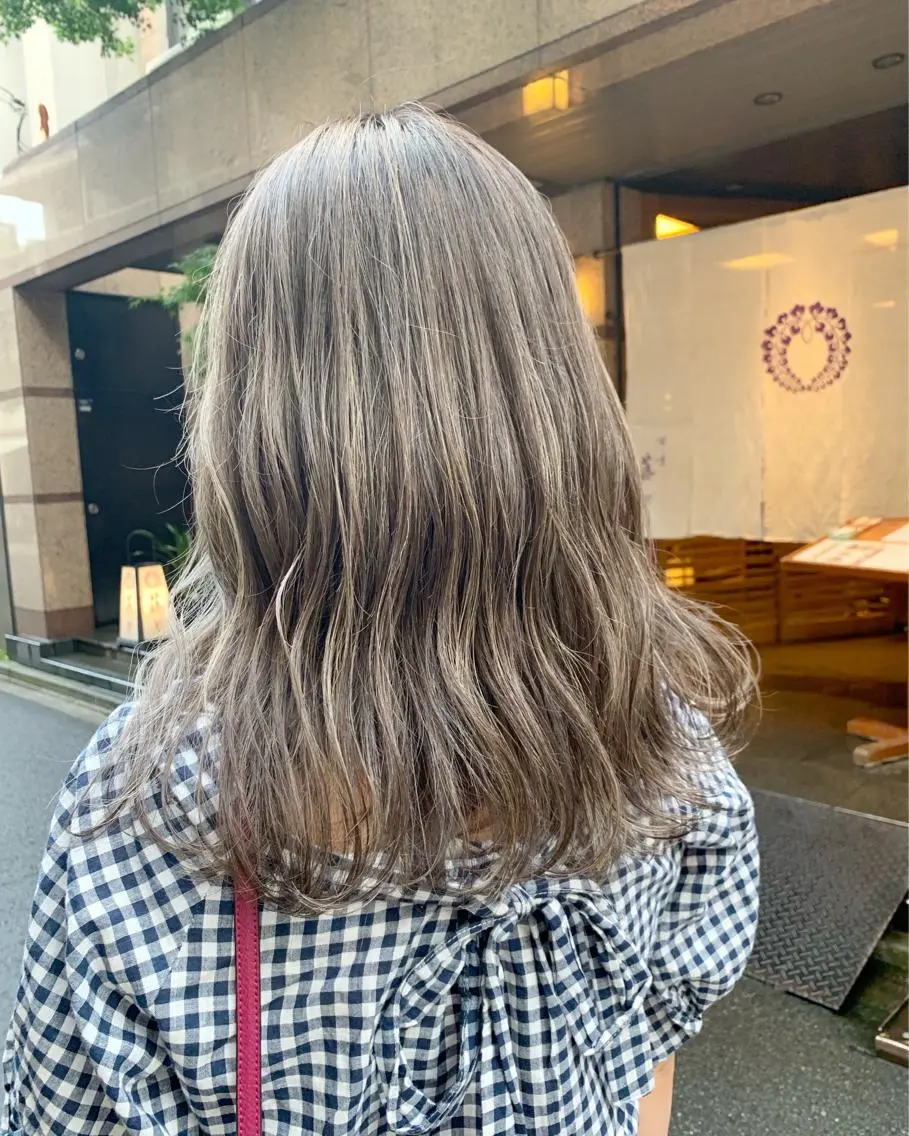 ショート カラー レイヤーカット 西村あきやのヘアスタイル