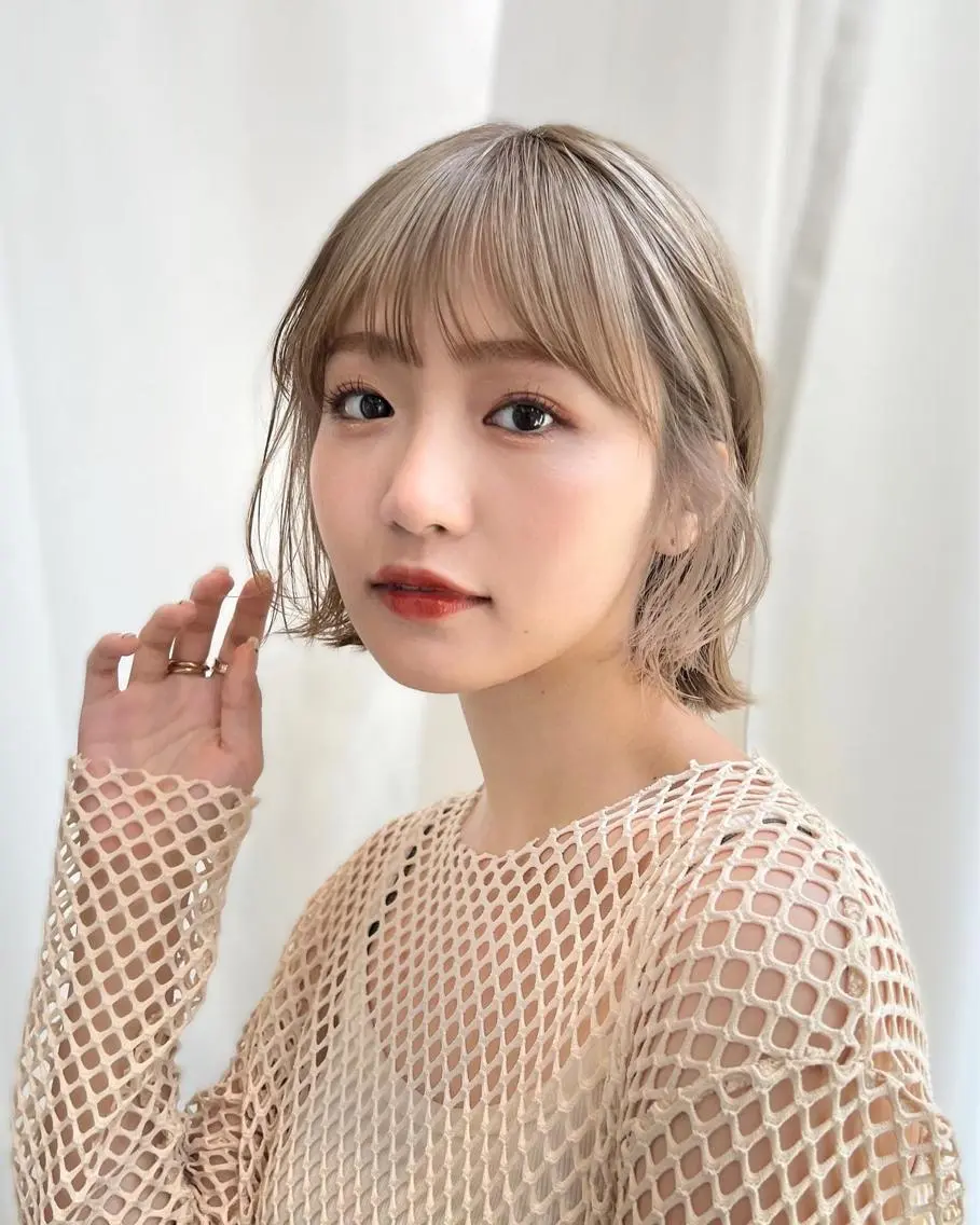 ミディアム カラー ベージュカラー 透明感カラー グレージュ ボブ カット ヘアカラー トリートメント レイヤー専門家 ダブルカラー修のヘアスタイル