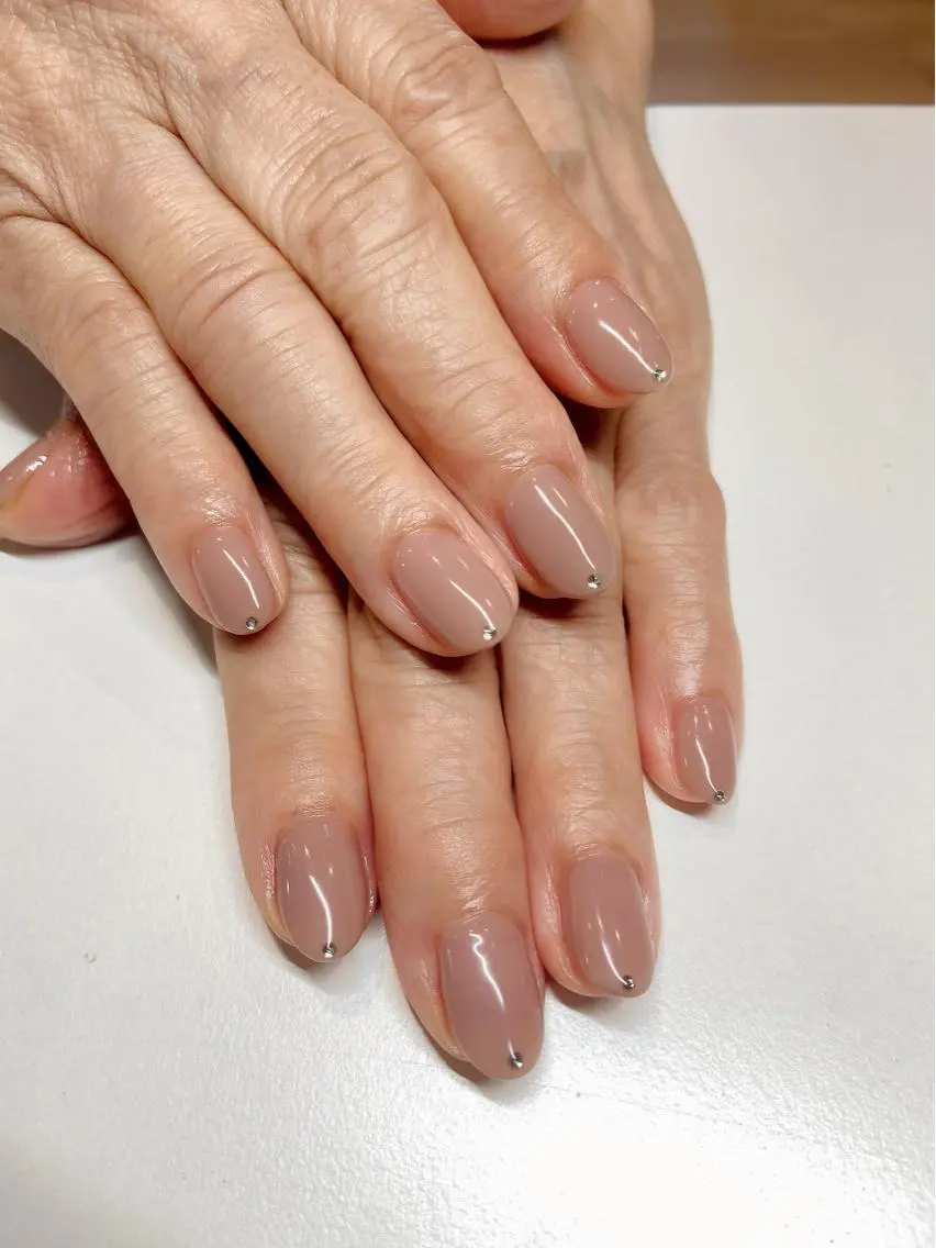 ネイル ワンカラーネイル ストーンネイル Adore nailのネイルデザイン
