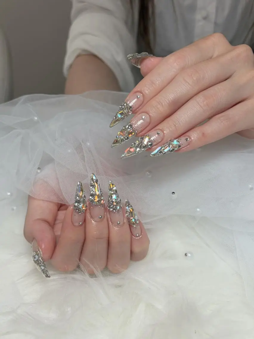 ネイル 韓国ネイル マグネットネイル 持ち込み ニュアンスネイル シンプルネイル ハンドネイル Huyn Nail Shinjyukuのネイルデザイン