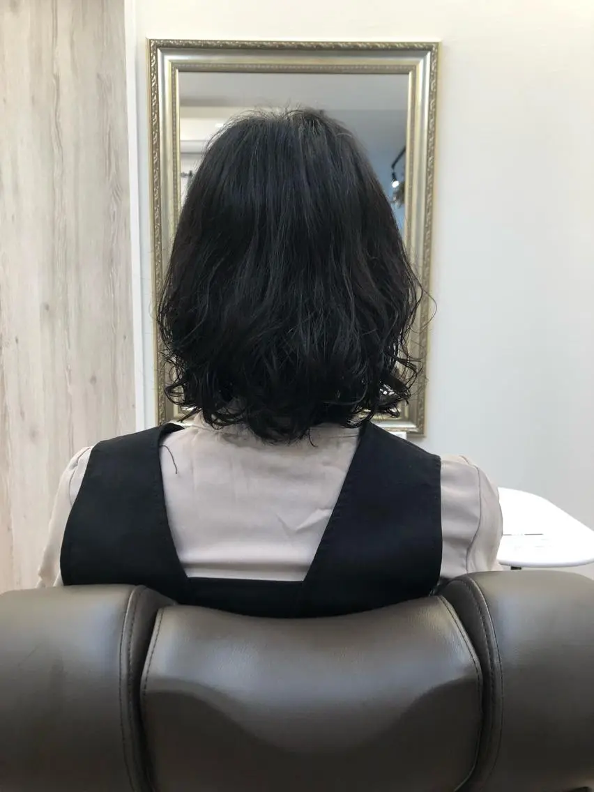 パーマ ツノガイ エリのヘアスタイル