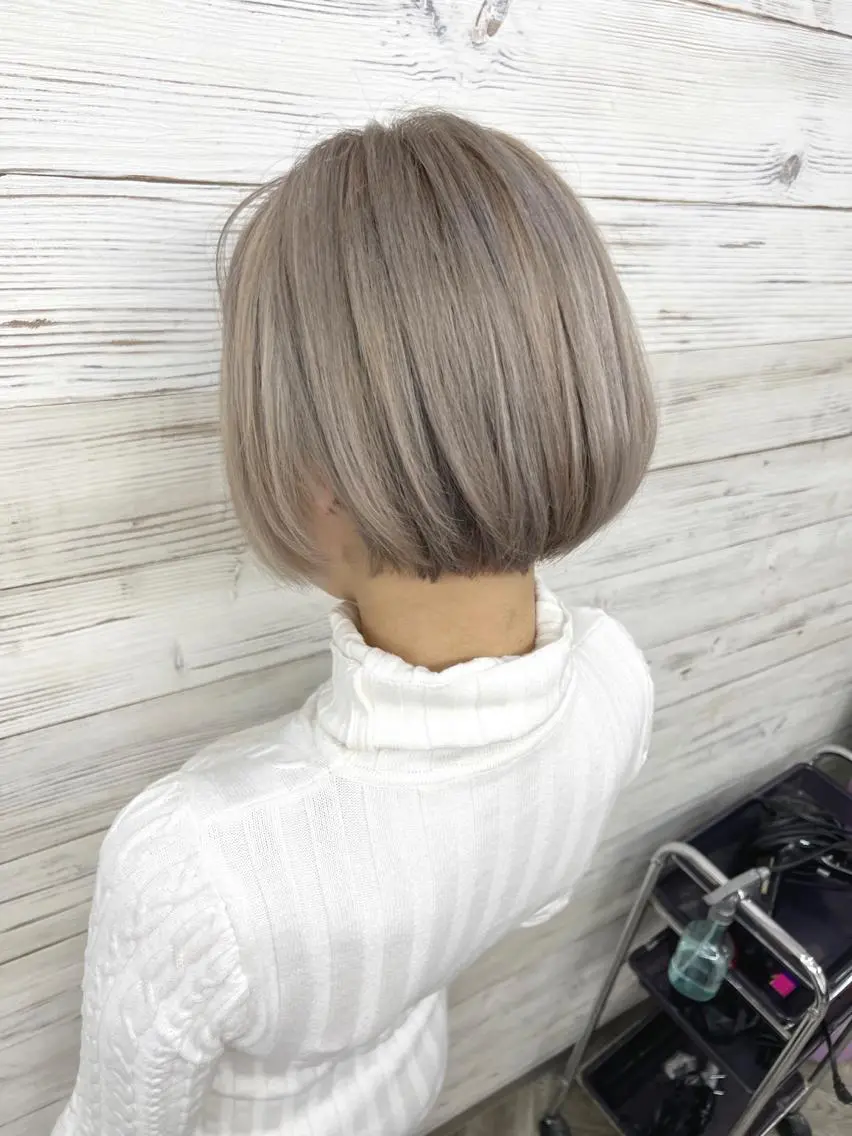 ミディアム カラー ヘアアレンジ ブリーチ ケアブリーチ 透明感カラー グレージュ ハイトーンカラー ヘアカラー トリートメント 枝毛カット&髪質改善 満足NO.1岡しゃんのヘアスタイル