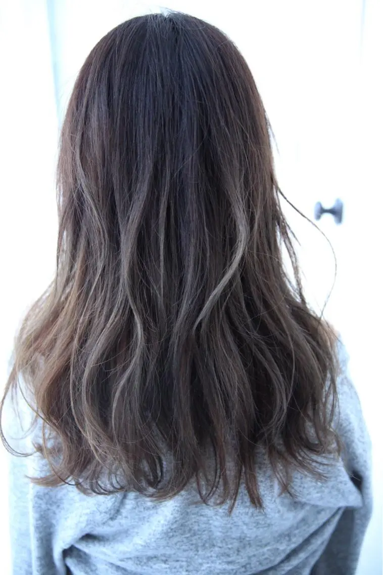 ロング カラー 透明感カラー fio マナミのヘアスタイル