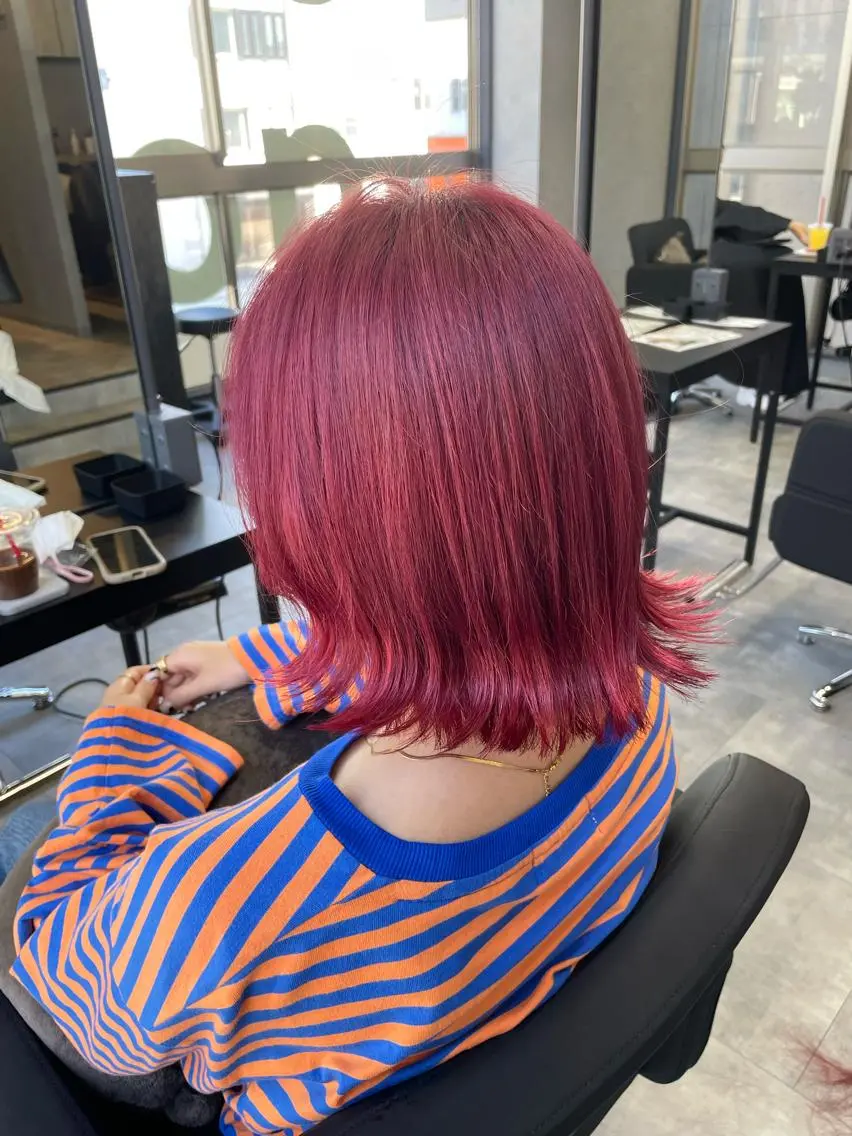 ショート カラー ルビー バイオレットカラー 朝倉 海斗のヘアスタイル