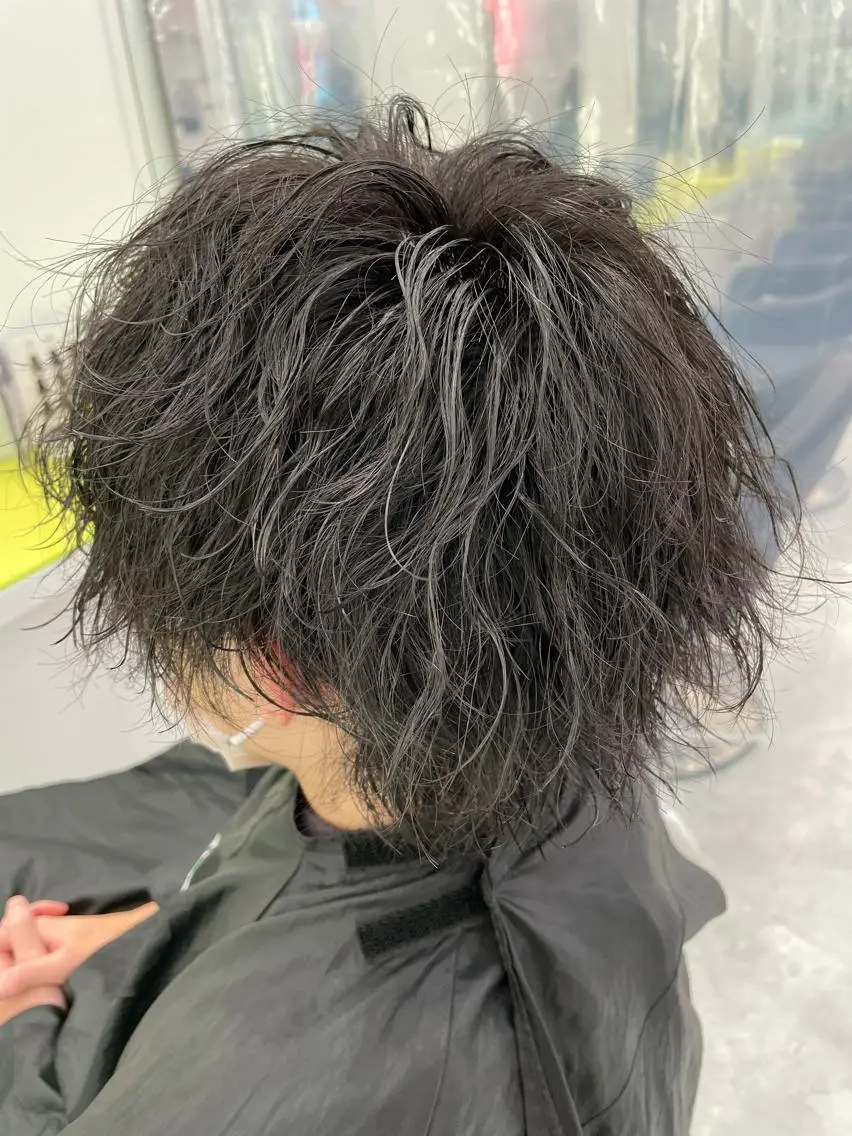 ミディアム カラー パーマ ヘアアレンジ メンズ キッズ カット パーマ ヘアセット メンズ特化美容師 aiの眉毛・アイブロウイメージ