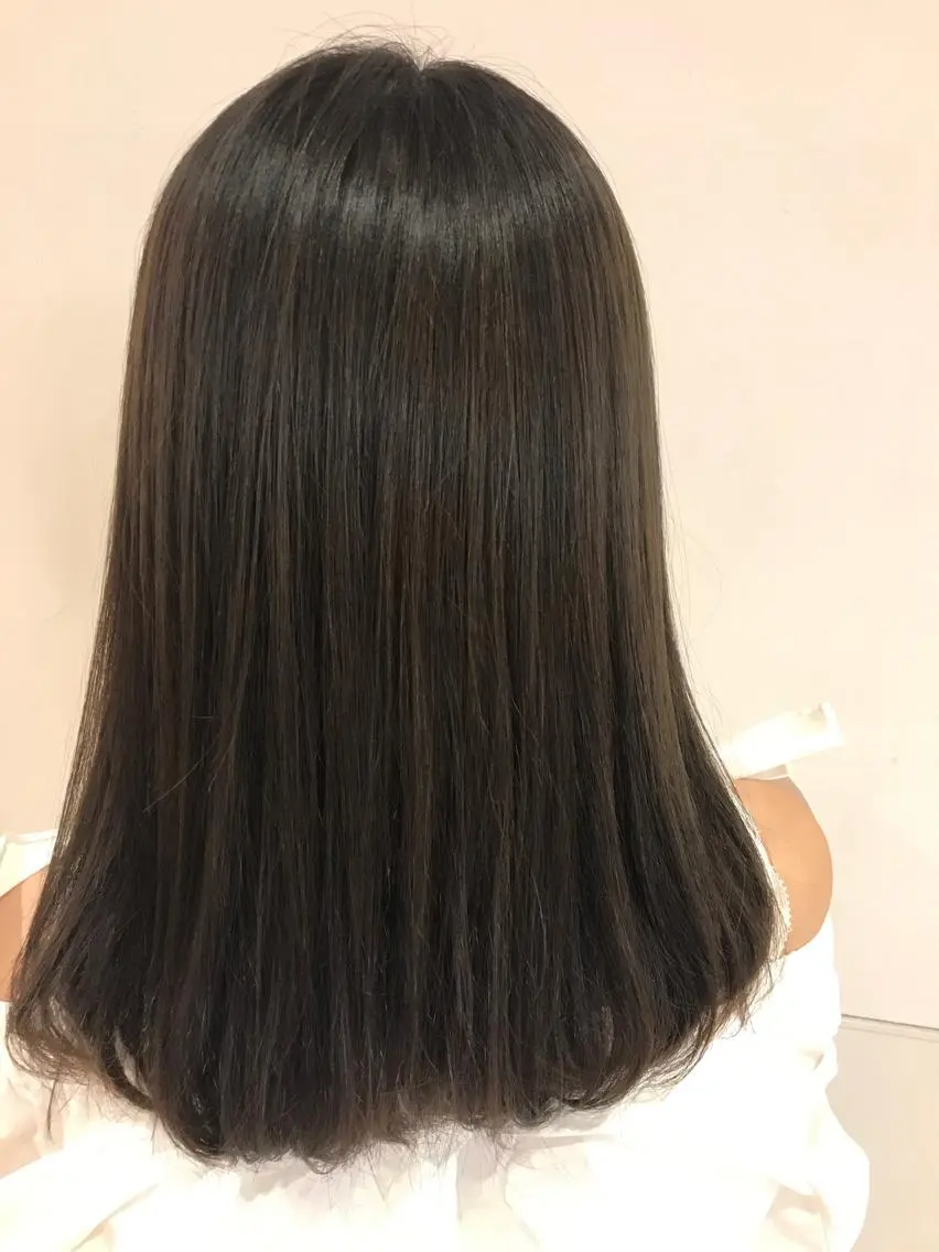 ミディアム カラー カット ヘアカラー 貝通丸 朱里のヘアスタイル