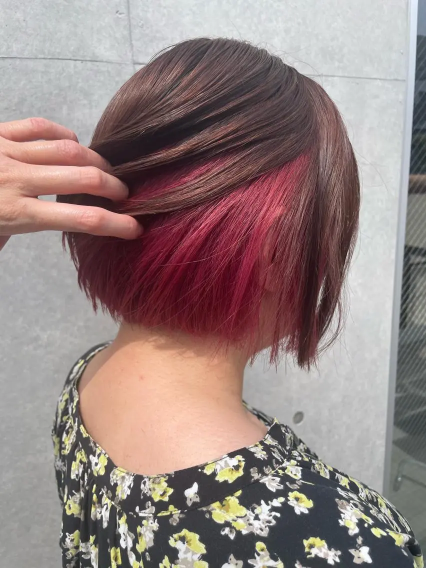 ミディアム カラー インナーカラー 推し ブリーチ 髪質改善のヘアスタイル