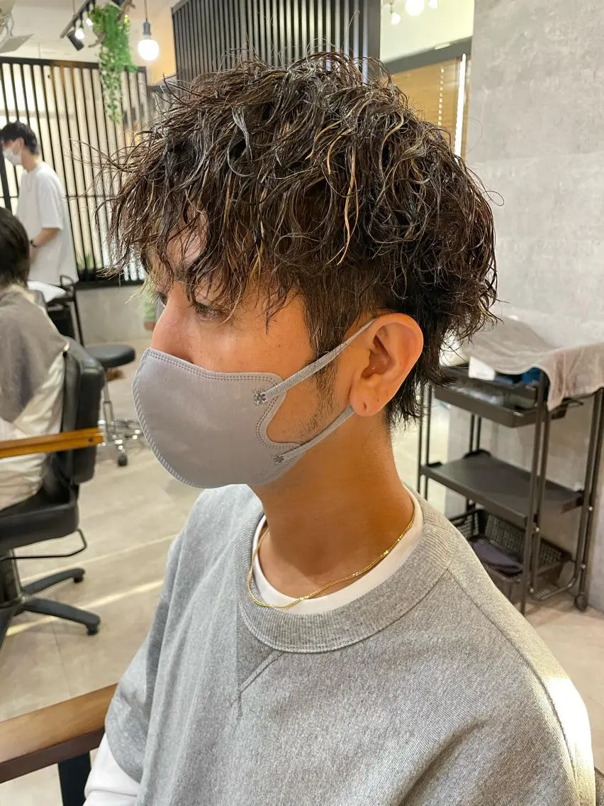 カラー パーマ メンズ 勝毛 広貴のヘアスタイル