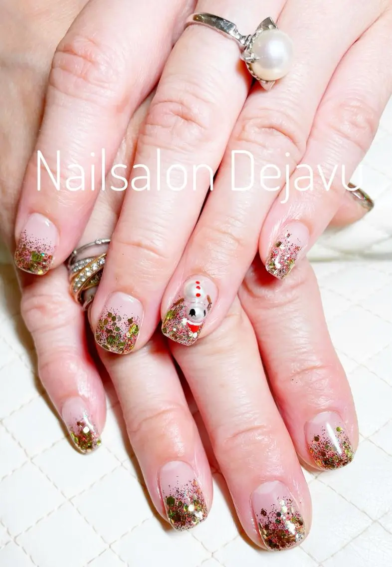 ネイル アートネイル グラデーション ラメ(グリッター) ラメグラデーション Nail salon Dejavu 🌿のネイルデザイン