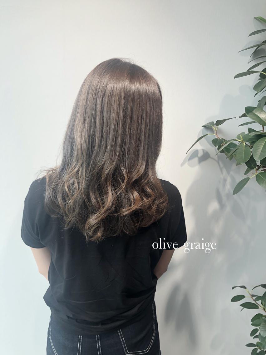 セミロング 岸川 恭子のヘアスタイル