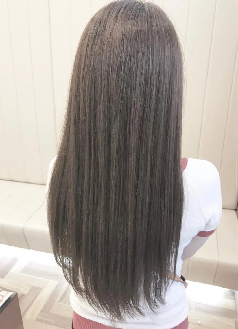 ロング カラー アッシュ アッシュグレー アッシュグレージュ グレージュ ハイライトカラー カット ヘアカラー 金沢 広美のヘアスタイル
