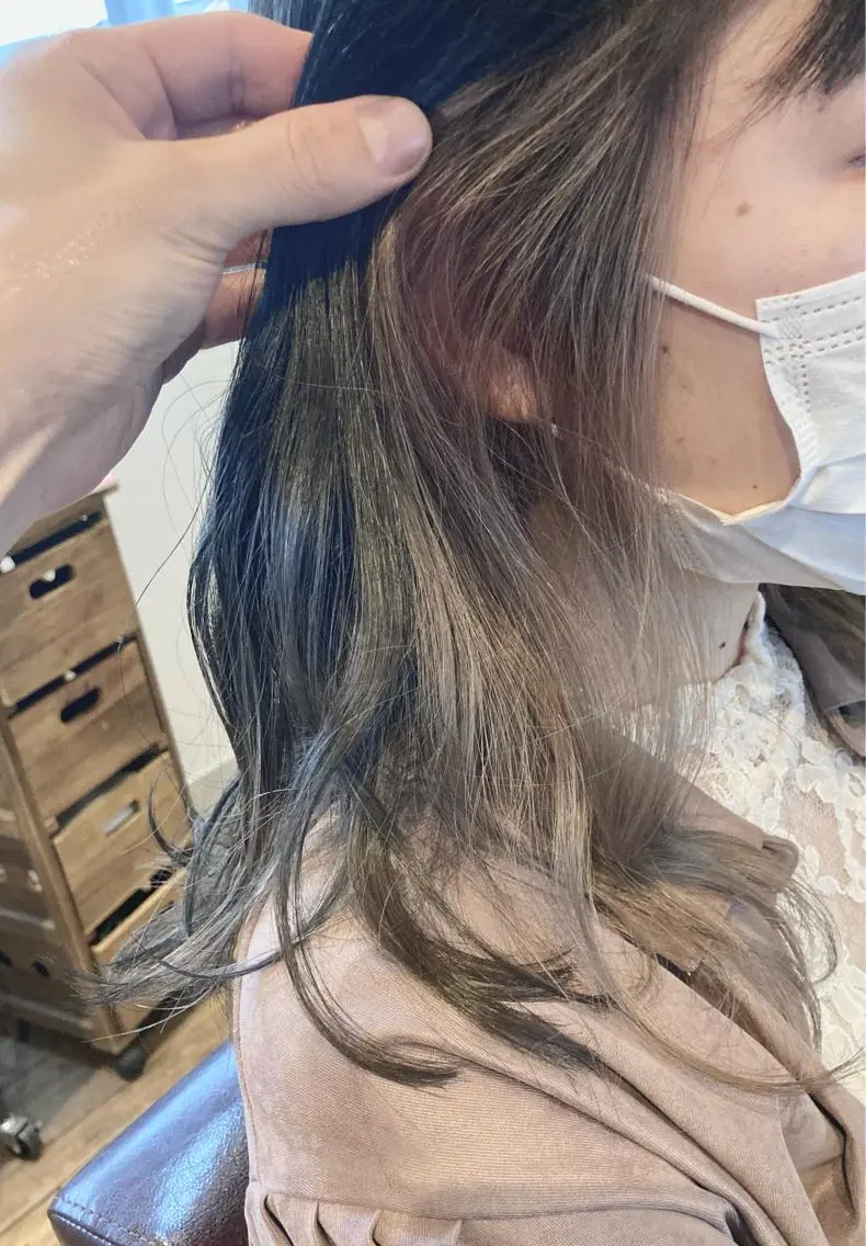 ロング タカツド ユウキのヘアスタイル