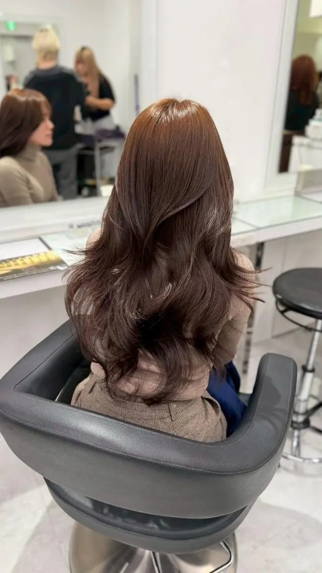 カラー 秋の垢抜けカラー 🕯️トレンド表参道のヘアスタイル