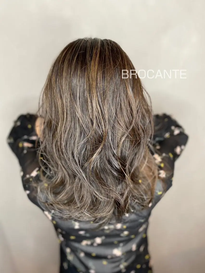 セミロング カラー アッシュ アッシュブラウン バレイヤージュ ブラウンカラー 透明感カラー カット ヘアカラー BROCANTE立川 karasawa.nのヘアスタイル