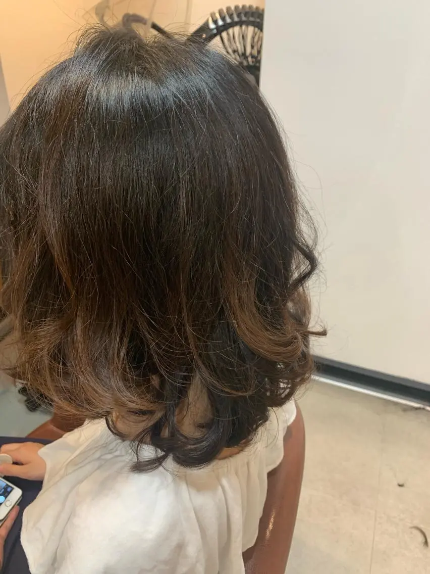 ミディアム 吉田 茉生のヘアスタイル