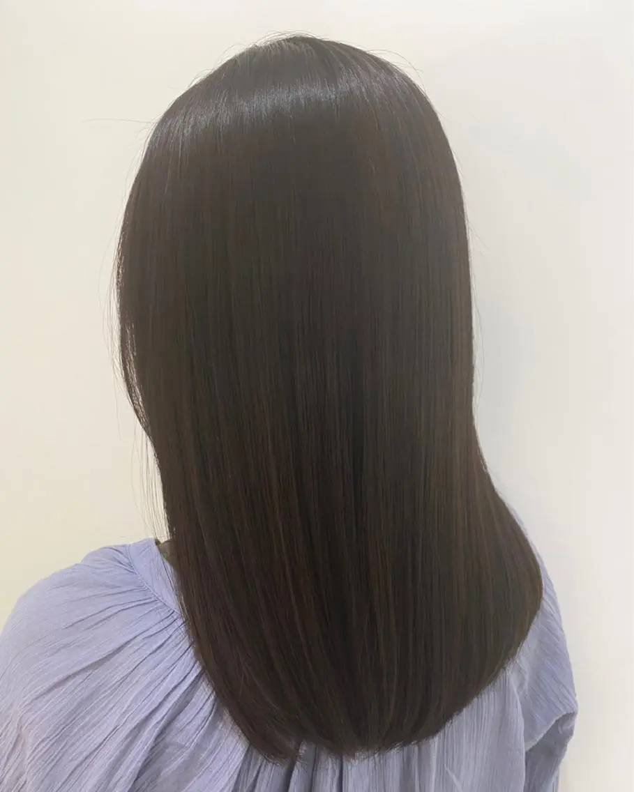 セミロング カラー アッシュ アッシュブラウン ブラウンカラー natsumi / N°ariaのヘアスタイル
