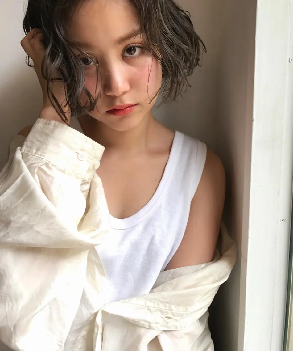 ショート ボブ くせ毛 ボブ♡柔らかいカラー 實松栞理のヘアスタイル