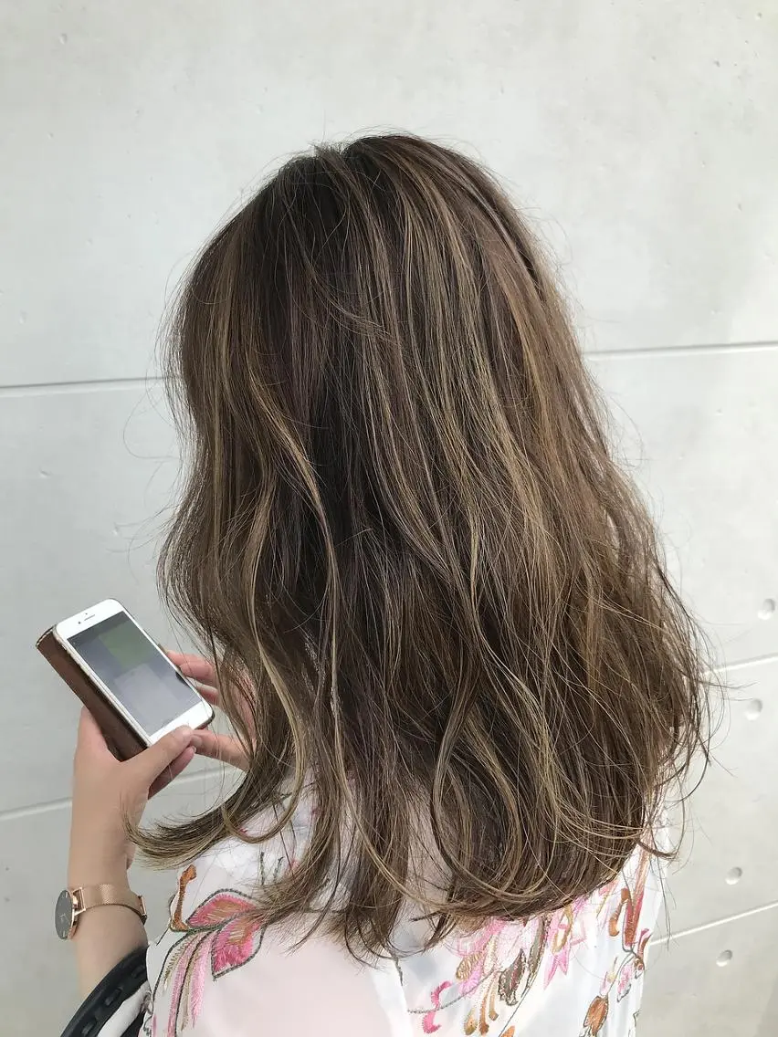 セミロング カラー sara 荒井店のヘアスタイル