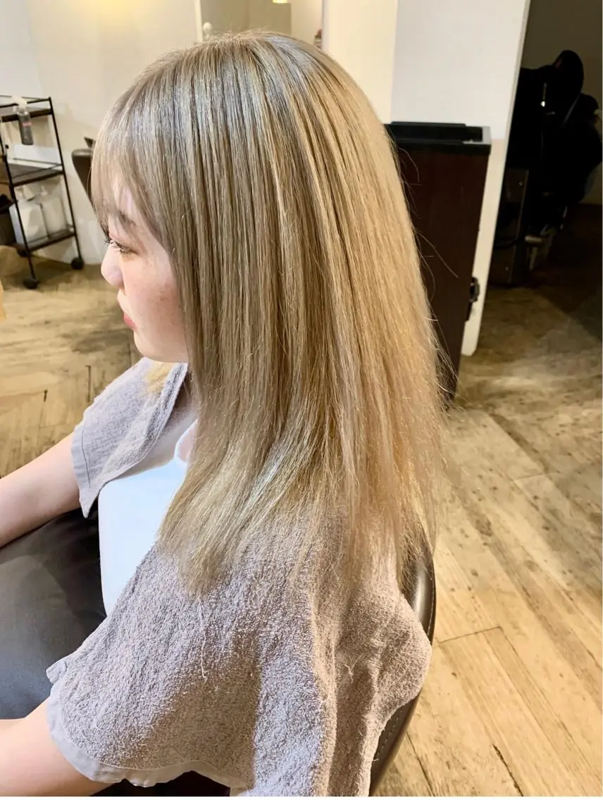 セミロング カラー ベージュカラー ホワイトベージュ ヘアカラー 中嶋 【ナカジマ】のヘアスタイル