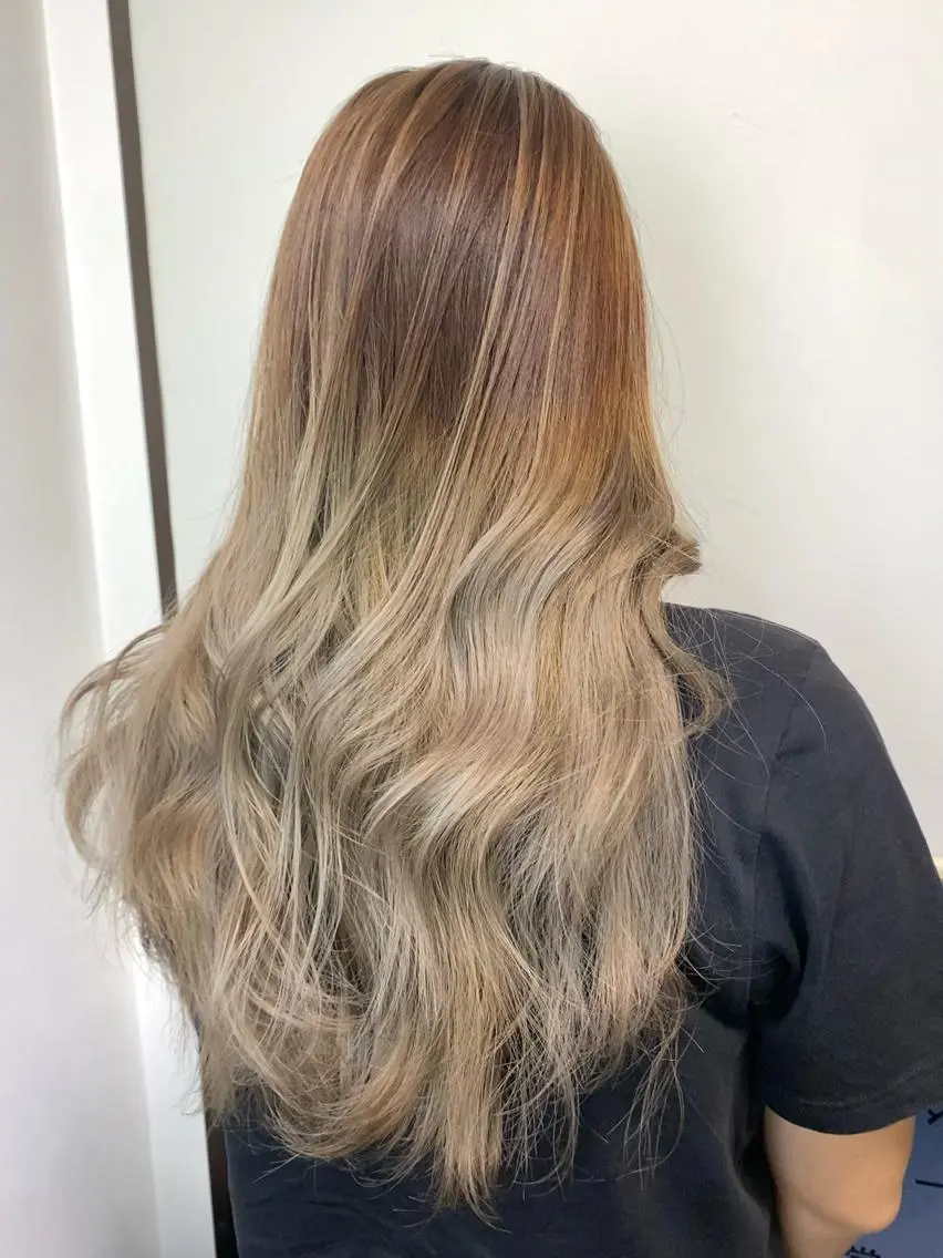 ロング カラー ブリーチカラー🫧 森　凪沙のヘアスタイル