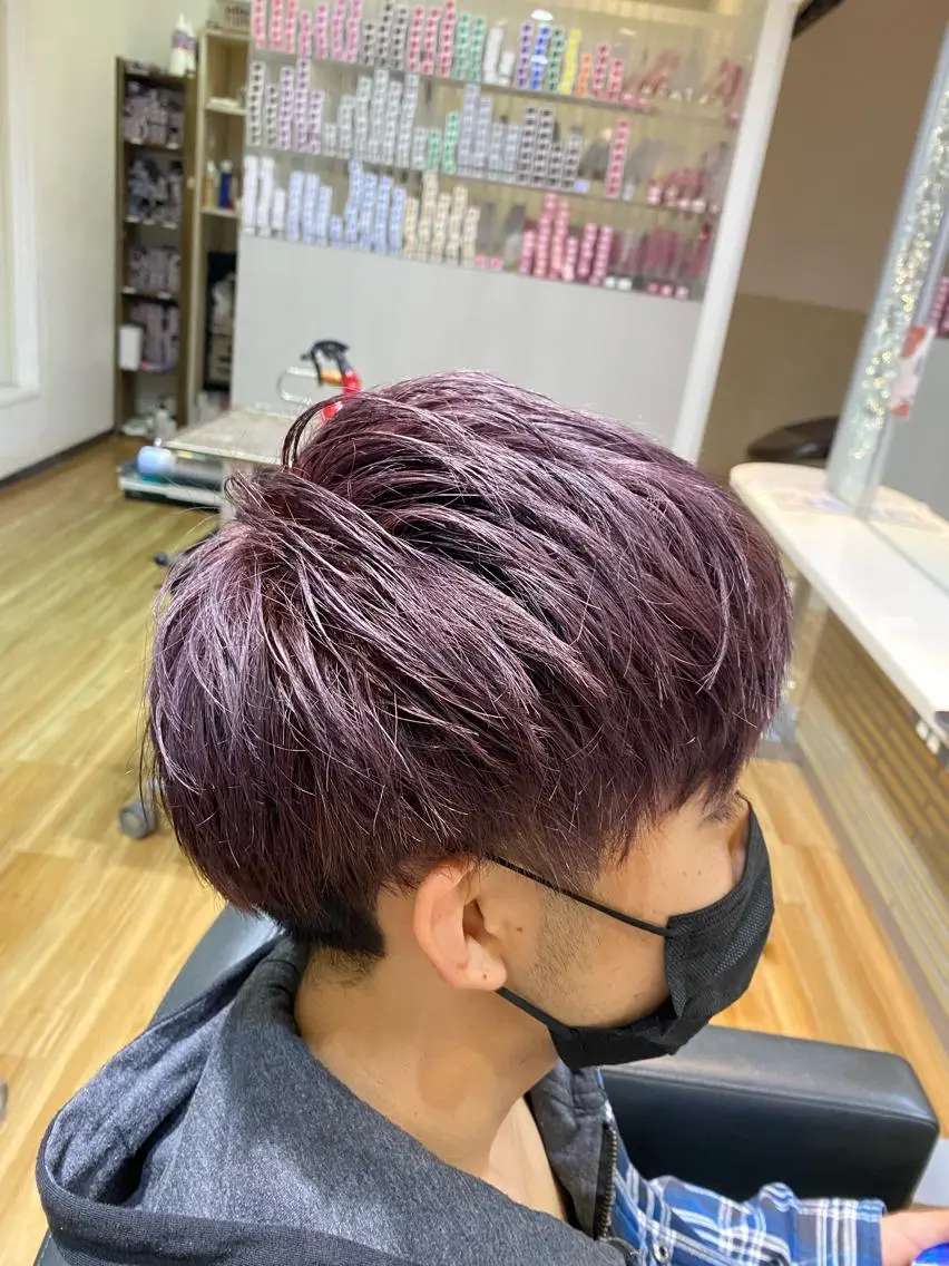 ショート カラー メンズ パープルカラー ヘアカラー 土井 祐之介のヘアスタイル