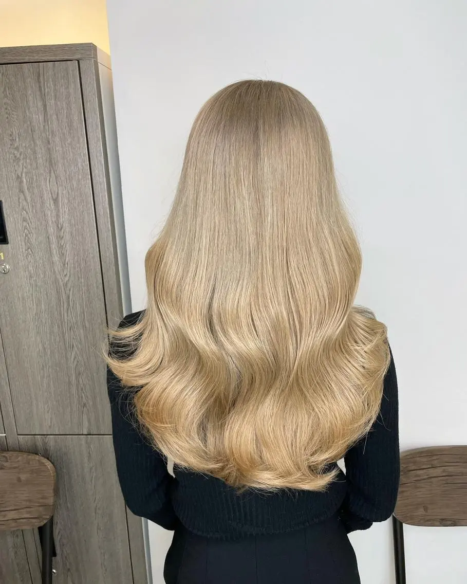 セミロング カラー パーマ ヘアアレンジ アディクシーカラー アッシュ バレイヤージュ ベージュカラー ブリーチ newi grande 横浜店のヘアスタイル