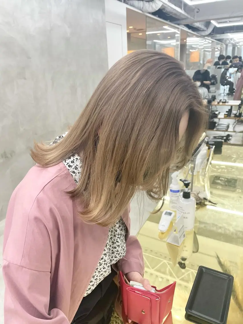 セミロング カラー ヘアカラー トリートメント レイヤーカット 🪩yurikaのヘアスタイル
