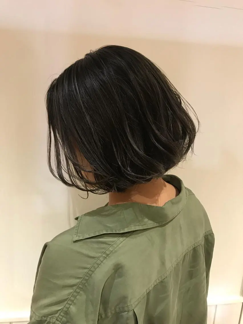 ミディアム カラー アッシュ ブルーカラー ブルーアッシュ ハイライトカラー ボブ 清水 ちひろ ✄トップスタイリストのヘアスタイル