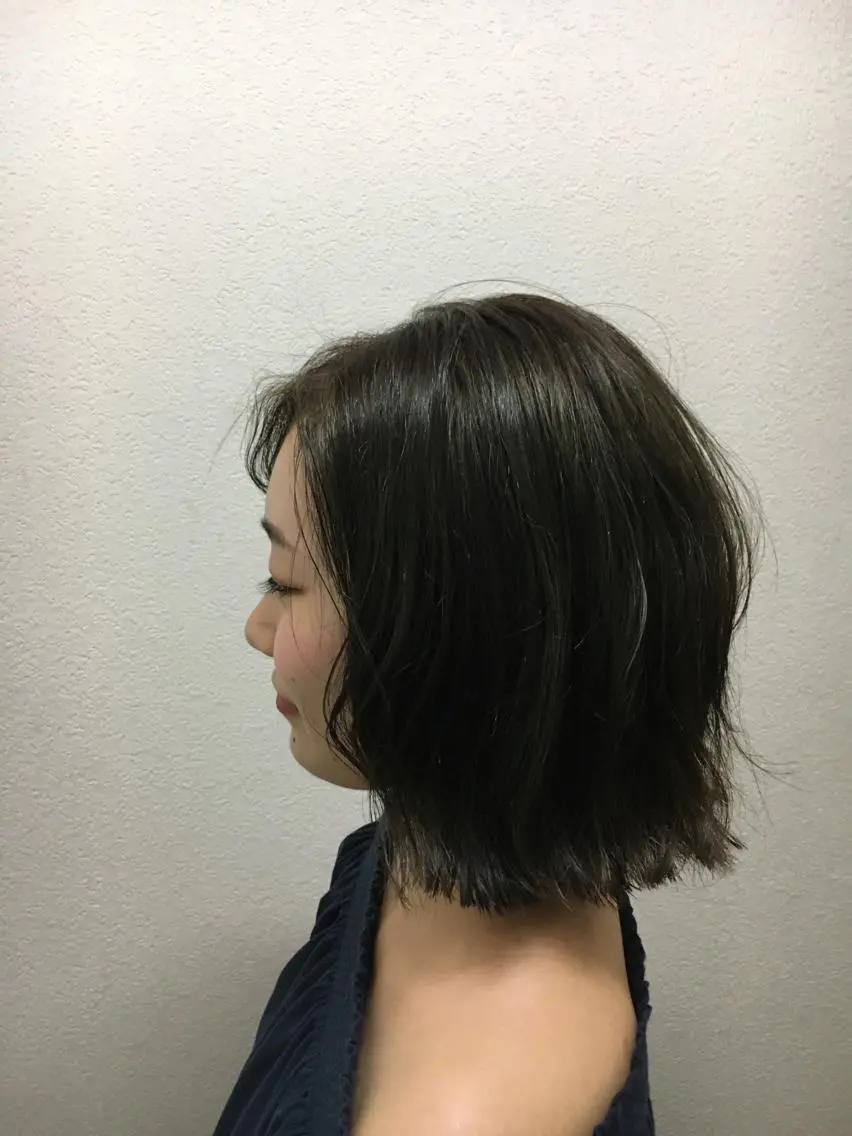 ショート カラー 切りっぱなしボブ ダークグレー ダークグレージュ グレージュ ハイライトカラー JILBLAN京都 ショート/ハイライトのヘアスタイル