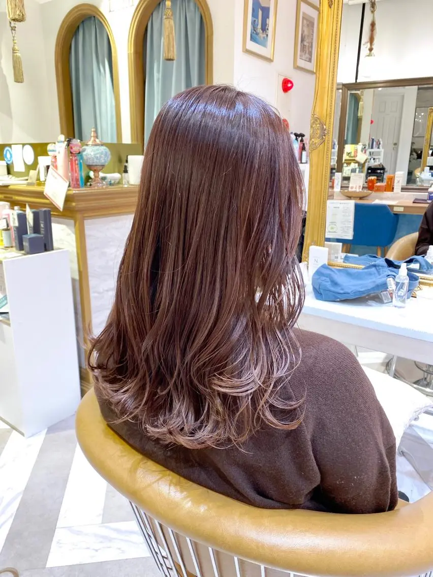 ミディアム カット ヘアカラー トリートメント レイヤーカット /透明感カラー西田のヘアスタイル