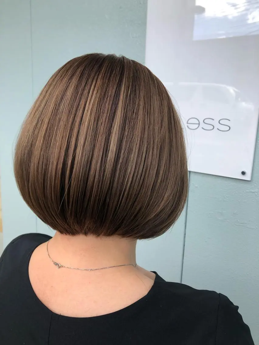 ショート ハイライト 髪質改善 レイヤーカット トリートメント カット ヘアカラー トリートメント ✨メテオ 髪質改善✨ シバタのヘアスタイル