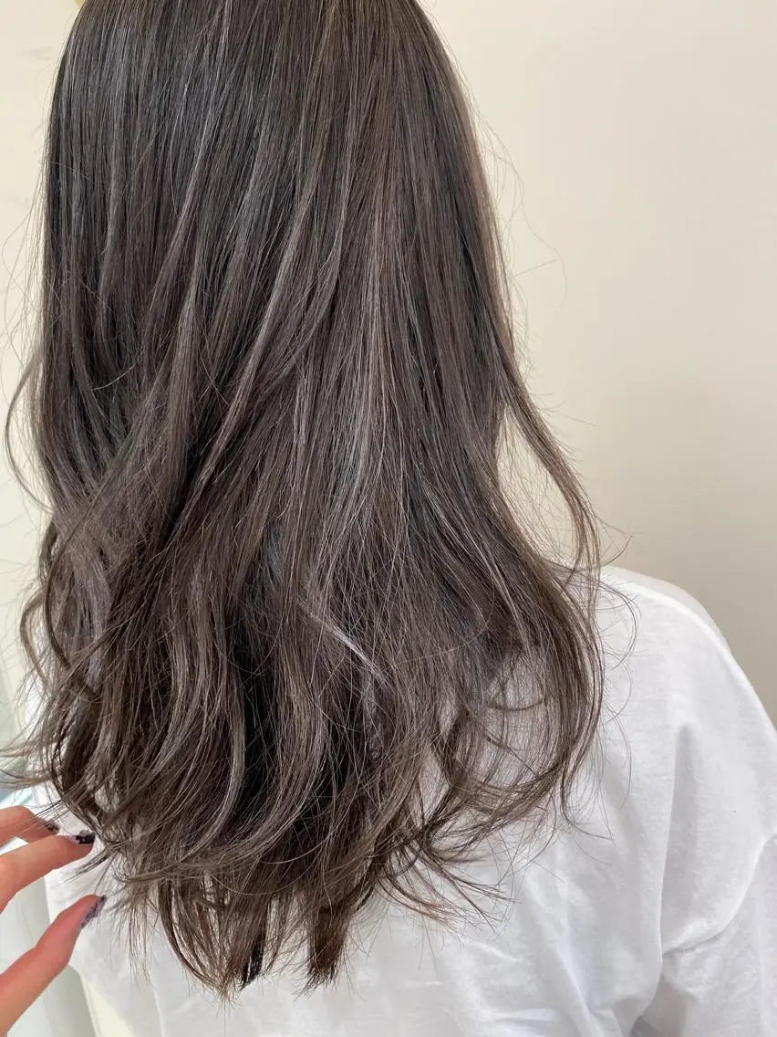 ロング カラー カット ヘアカラー トリートメント レイヤーカット/ ハイライト 千咲季のヘアスタイル