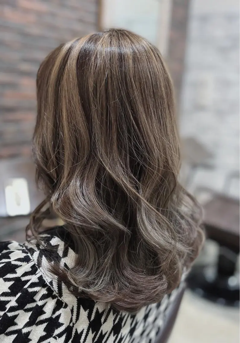 セミロング カラー ブリーチ ケアブリーチ 透明感カラー デザインカラー ダブルカラー カット ヘアカラー トリートメント 五反田　美容院☆張 明星☆韓国ヘアのヘアスタイル