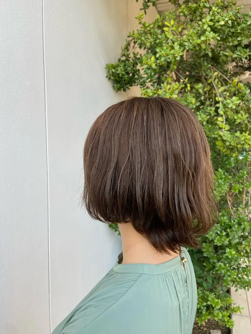ショート アッシュ 三浦 琴乃のヘアスタイル