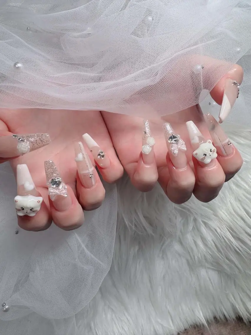 ネイル オーロラネイル フレンチネイル ジェルネイル ハロウィン キラキラネイル ハンドネイル H.baby Nail Salonのネイルデザイン