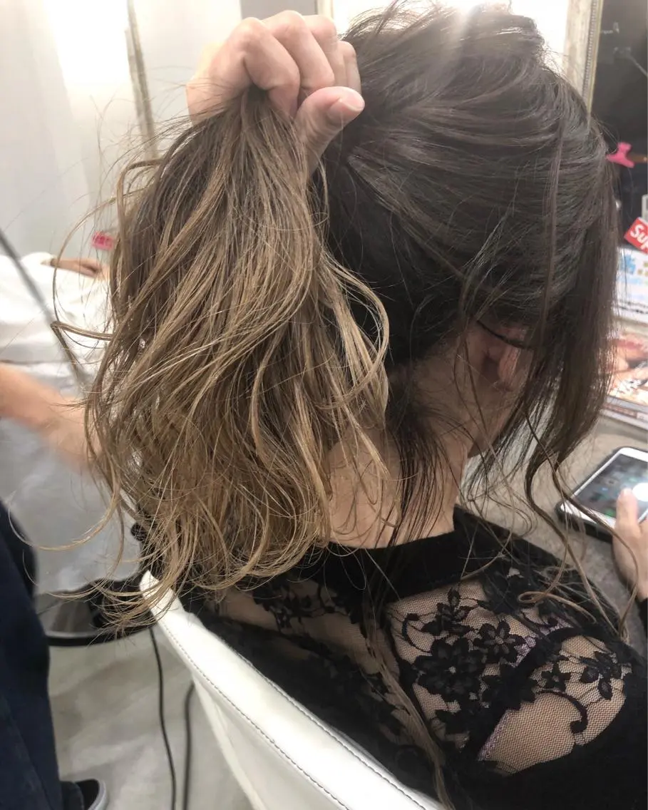 セミロング カラー 髪質改善 中川 翔のヘアスタイル
