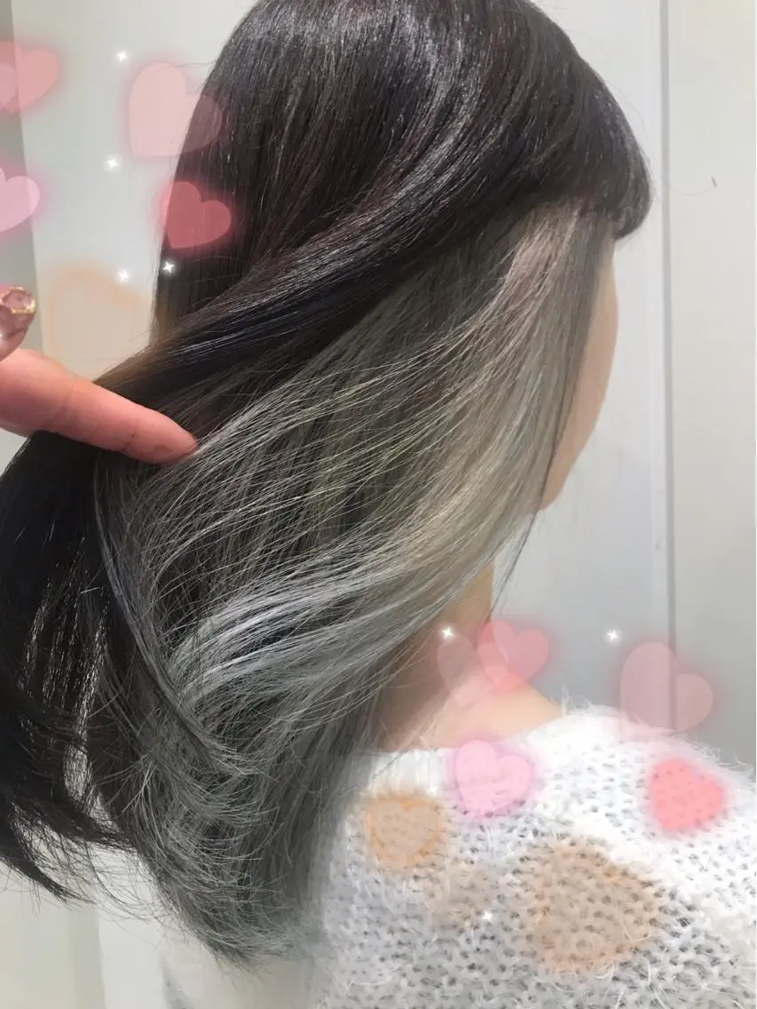 ミディアム カラー シルバー ホワイトシルバー 新宿駅近♡個室 ♡関口三都季🌜のヘアスタイル