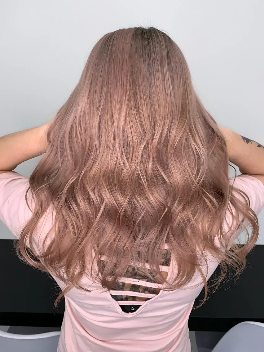 セミロング カット ヘアカラー トリートメント 山田 絵里菜のヘアスタイル