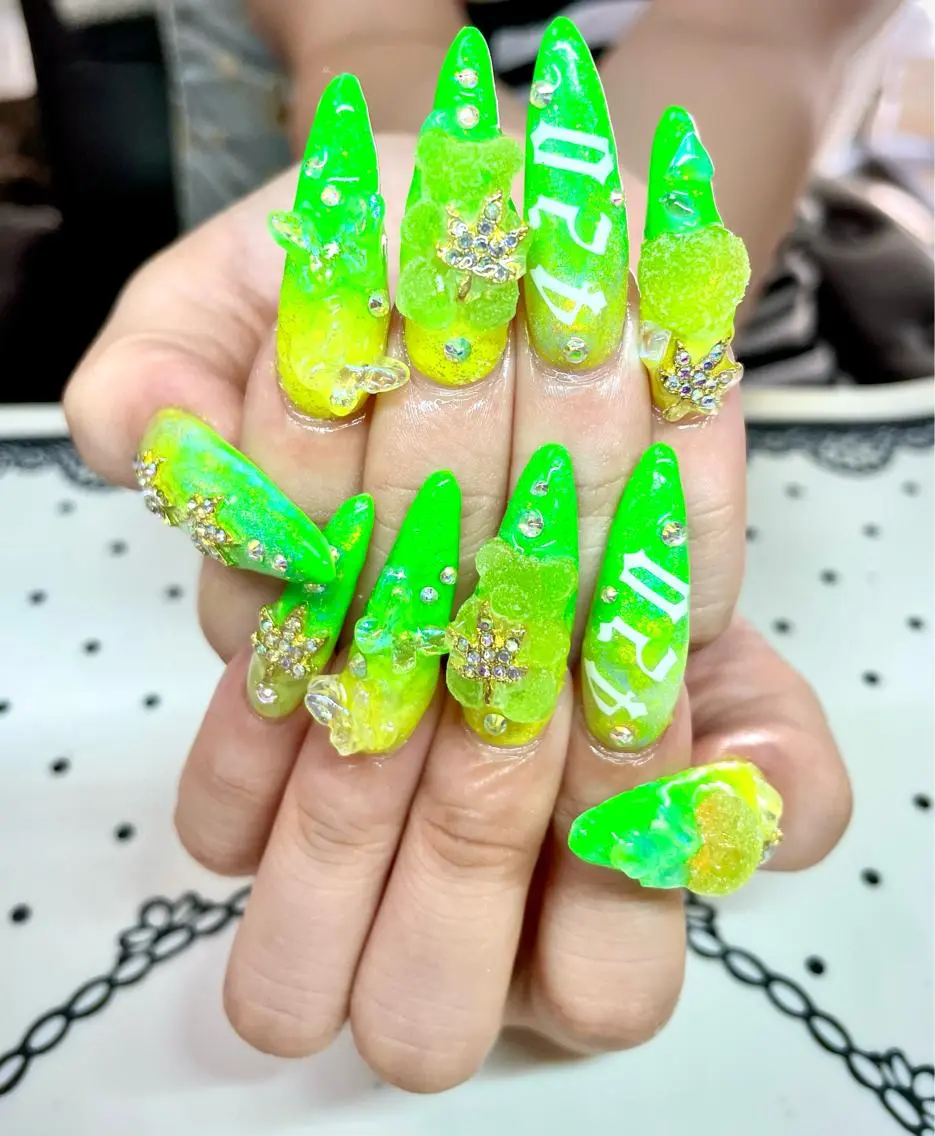 ネイル ハート 持ち込み nailist cocoのネイルデザイン