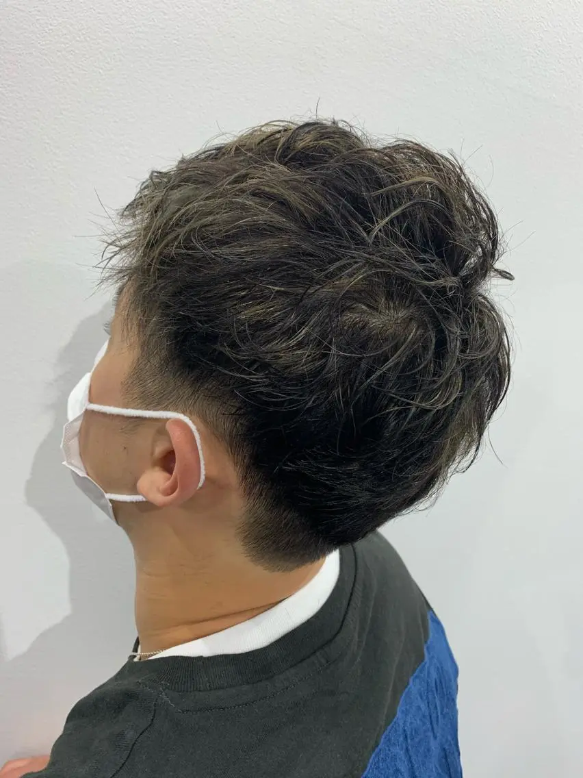 カラー メンズ メンズハイライト ハイライトカラー 寺本 早希のヘアスタイル
