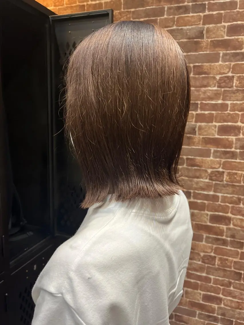 ミディアム カラー パーマ ヘアアレンジ メンズ キッズ ネイル マツエク・マツパ アイブロウ ミディアムパーマ メンズパーマ ブラウンカラー ケアカラー 透明感カラー 久木原 ゆりのヘアスタイル
