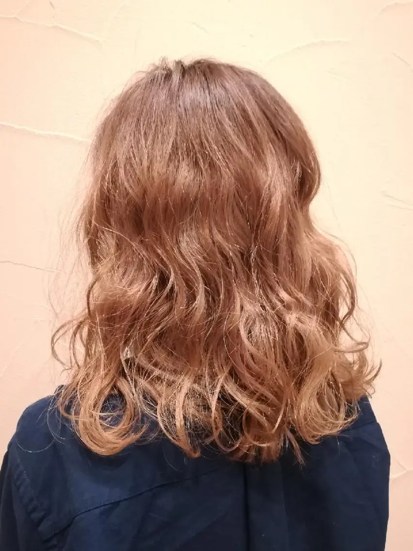 セミロング カラー Director金野 麻衣子のヘアスタイル