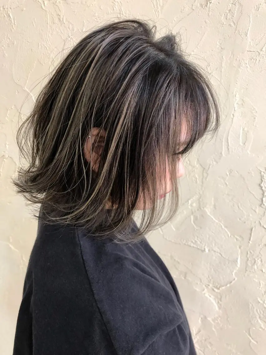 ミディアム ハイライト カット ヘアカラー 韓国レイヤー外国人風 透明感カラー髪質改善のヘアスタイル